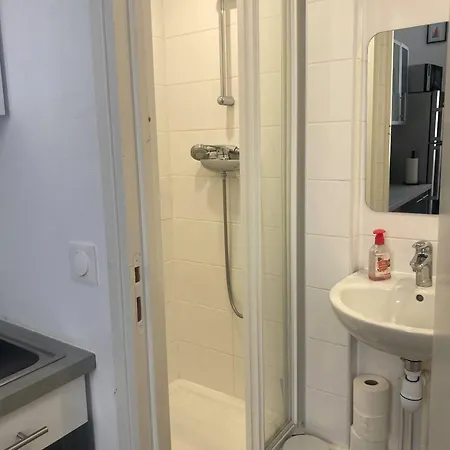 Apartment Centre *